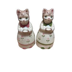 Otagiri Anthropomorphic Cats Kittens Salt and Pepper Shakers Pink and Green Kitt